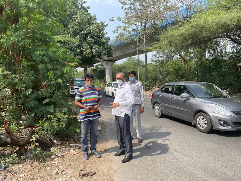 दिल्ली कैंट विधानसभा के धौला कुआं झुग्गी में शोचालय नहीं है, वहाँ पर लोगों को सुविधा देने के लिए शोचालय निर्माण की जगह का निरक्षण किया ।